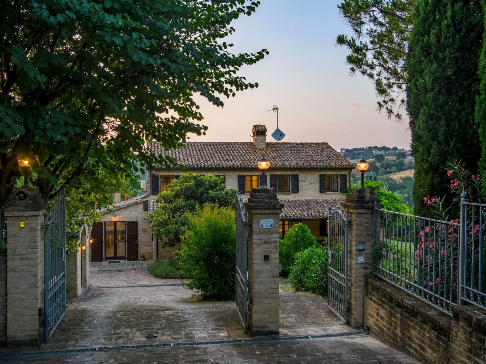 La Girolima, MarchFerienhäuser-Draußen