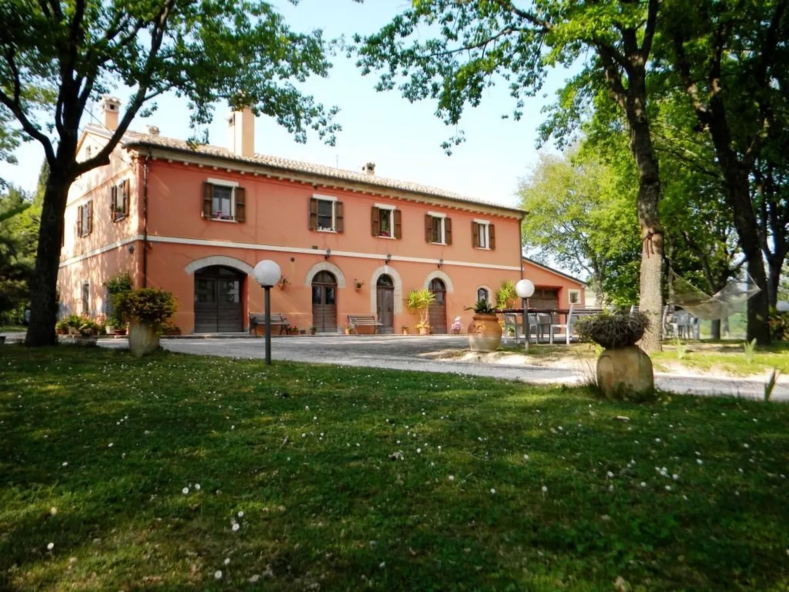 In der Gegend zwischen Meer und Berghang-Image-tags.info