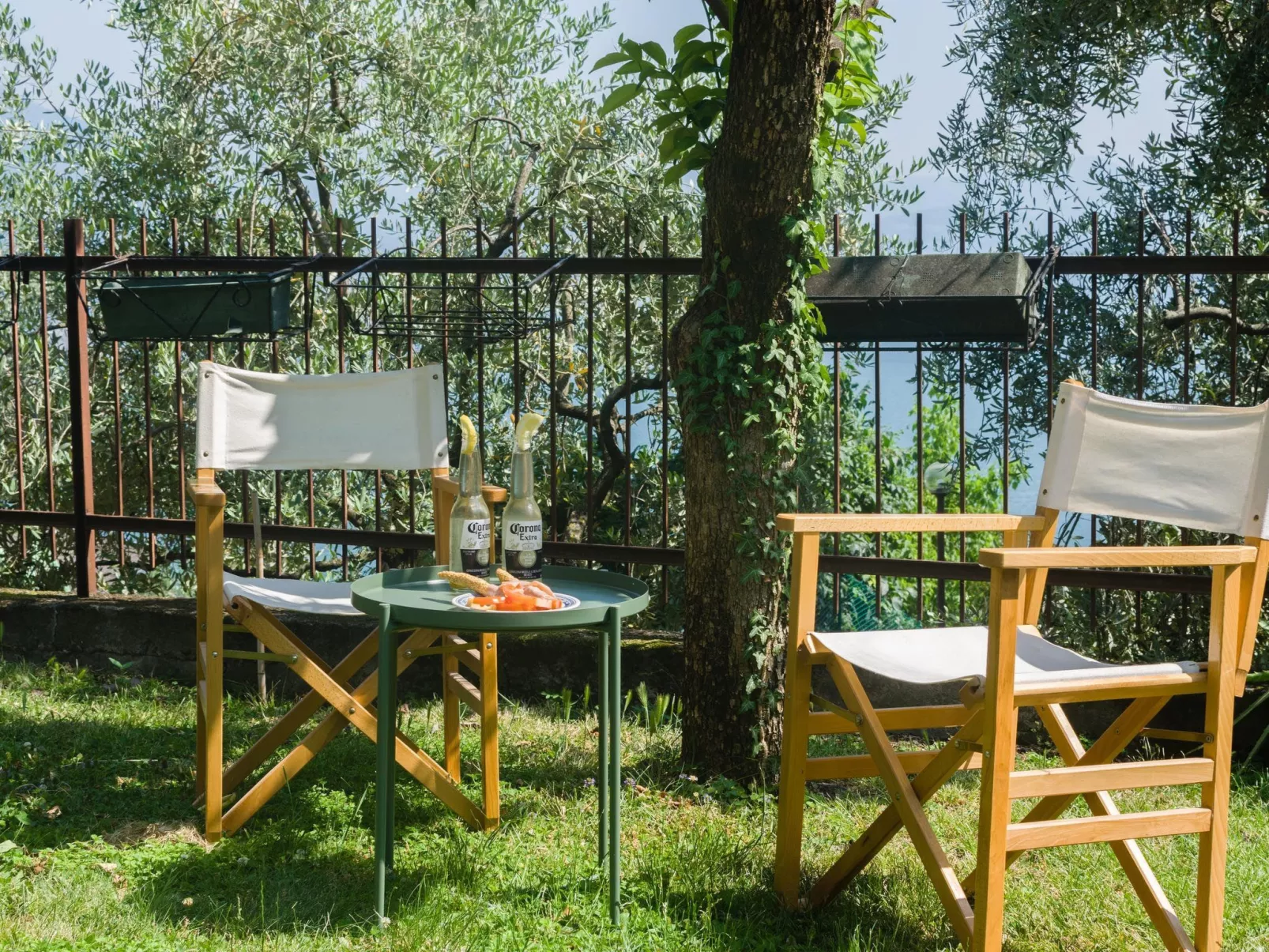 Wohnung 'Abstieg zum See' mit Wasserblick-Draußen