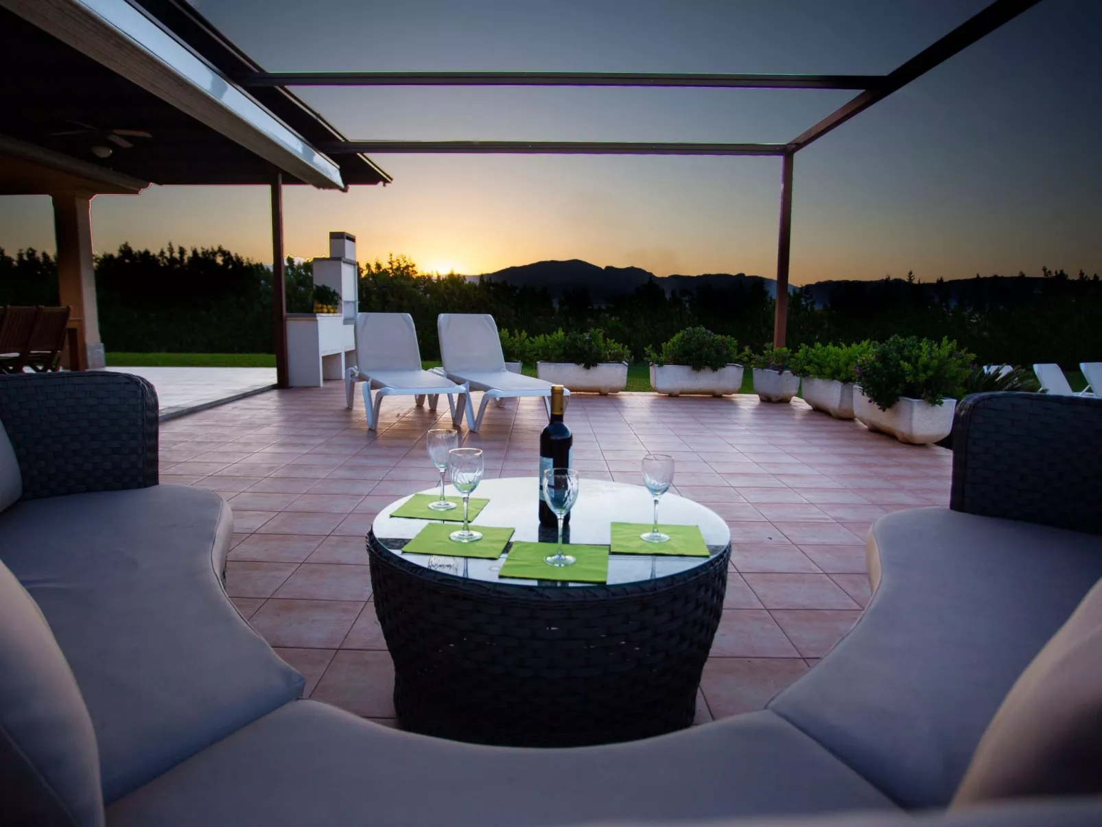 Can Vanrell, mit Schwimmbad, Jacuzzi und Rasenfläche.-Inside