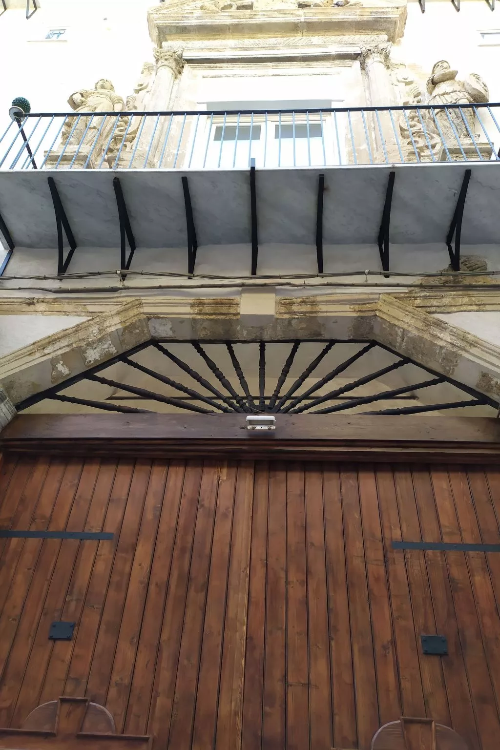 Wohnung mit Balkon-Draußen