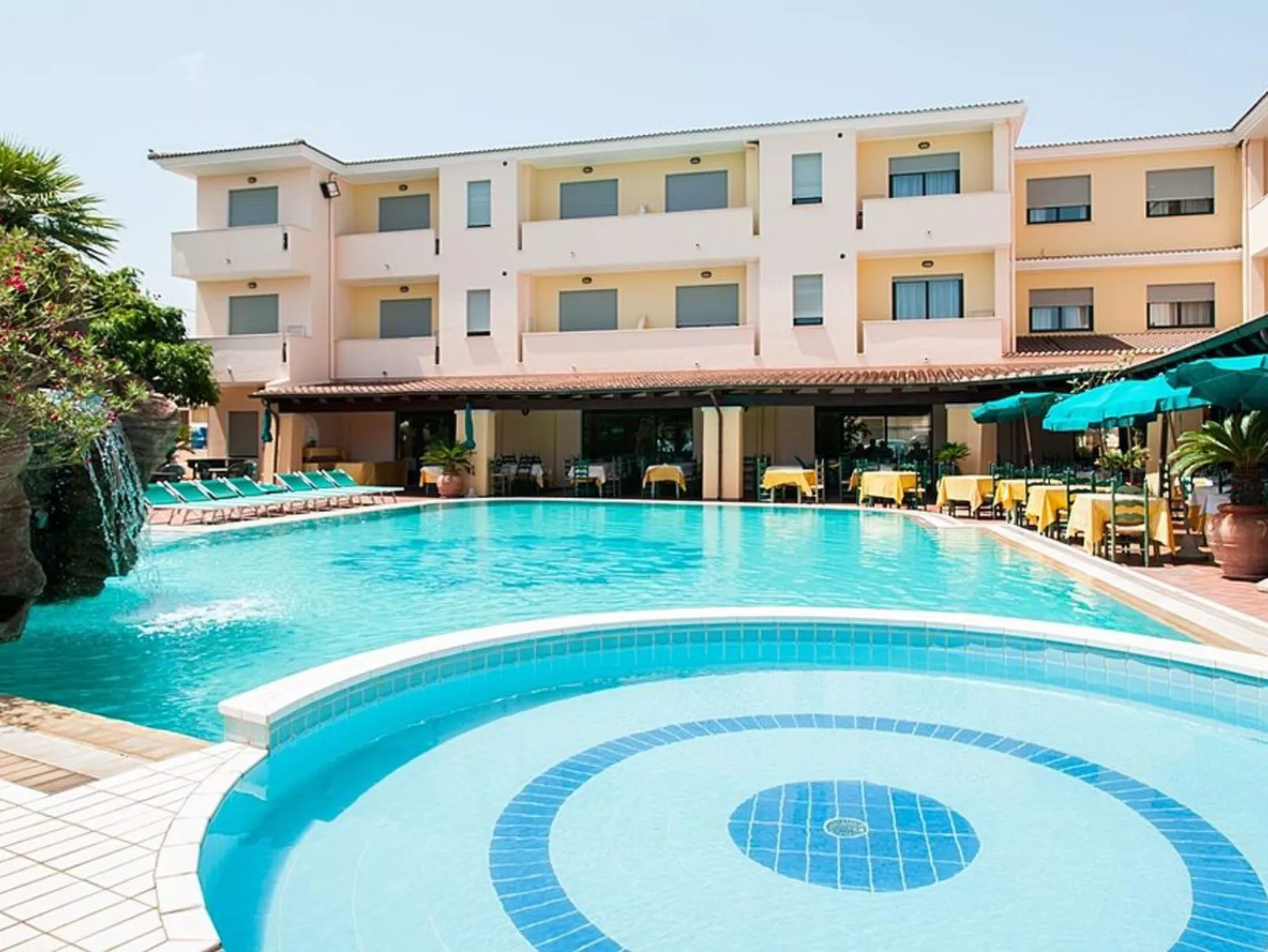 Apt. Orosei 4A, mit gemeinsamem Schwimmbad-Image-tags.info