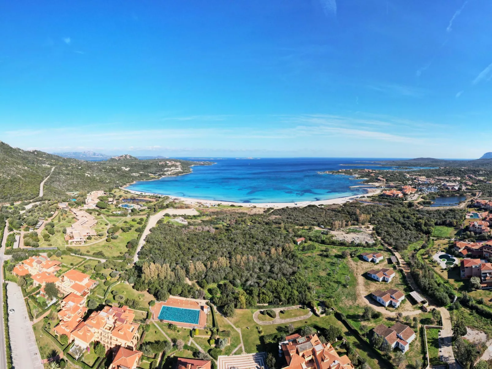 Große Drei-Zimmer-Wohnung am Golf von Marinella-Outside