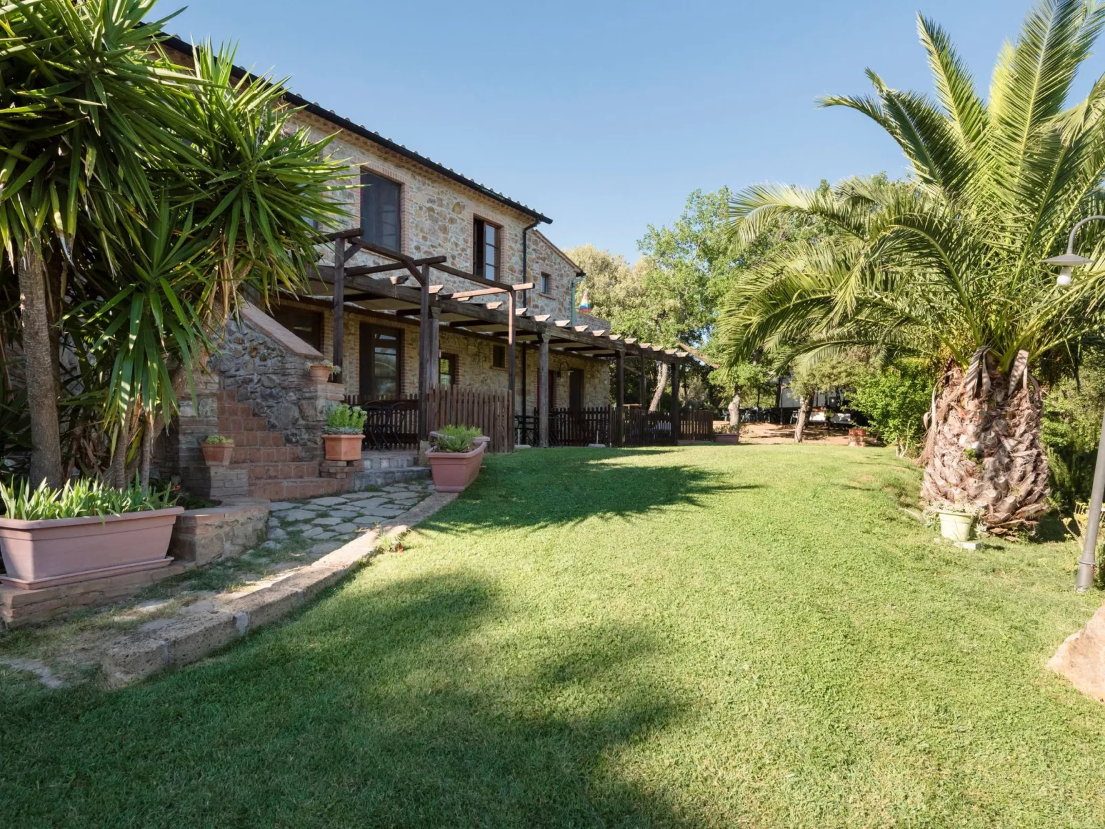 Drei-Zimmer-Wohnung im Bauernhaus-Draußen