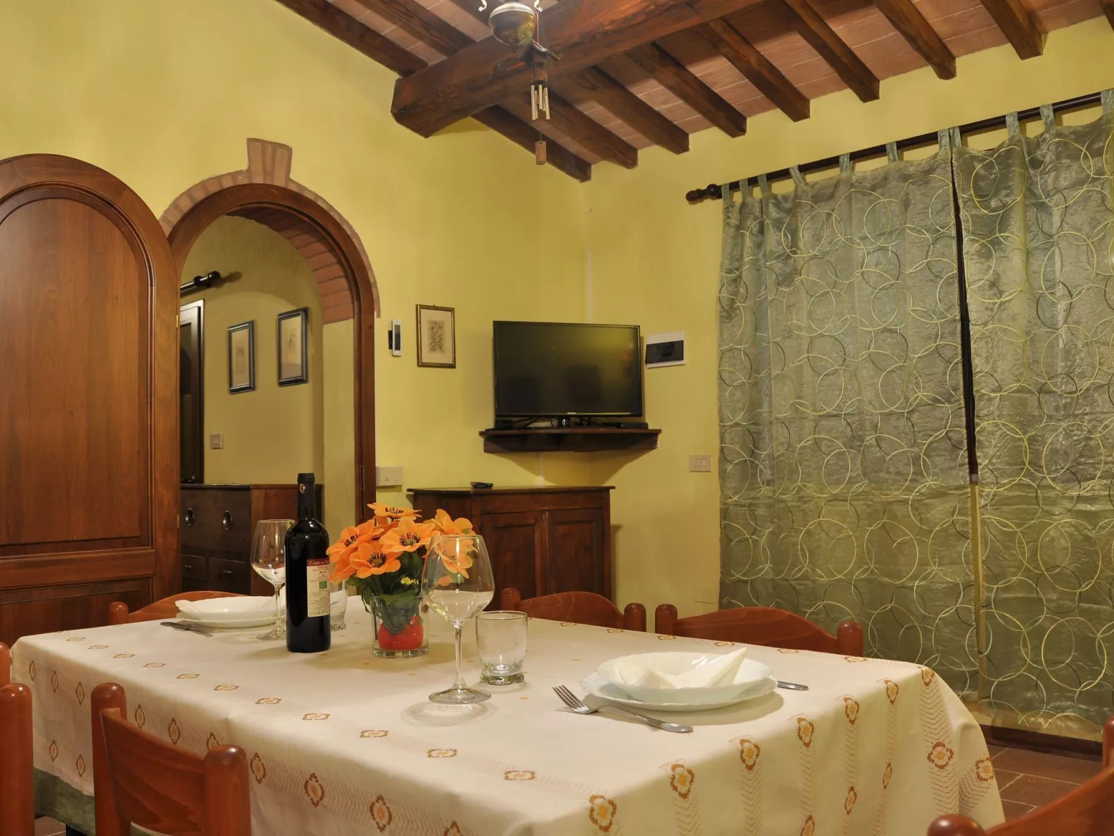 Pfirsichhaus mit Schwimmbad, Jacuzzi und privatem Garten-Image-tags.info