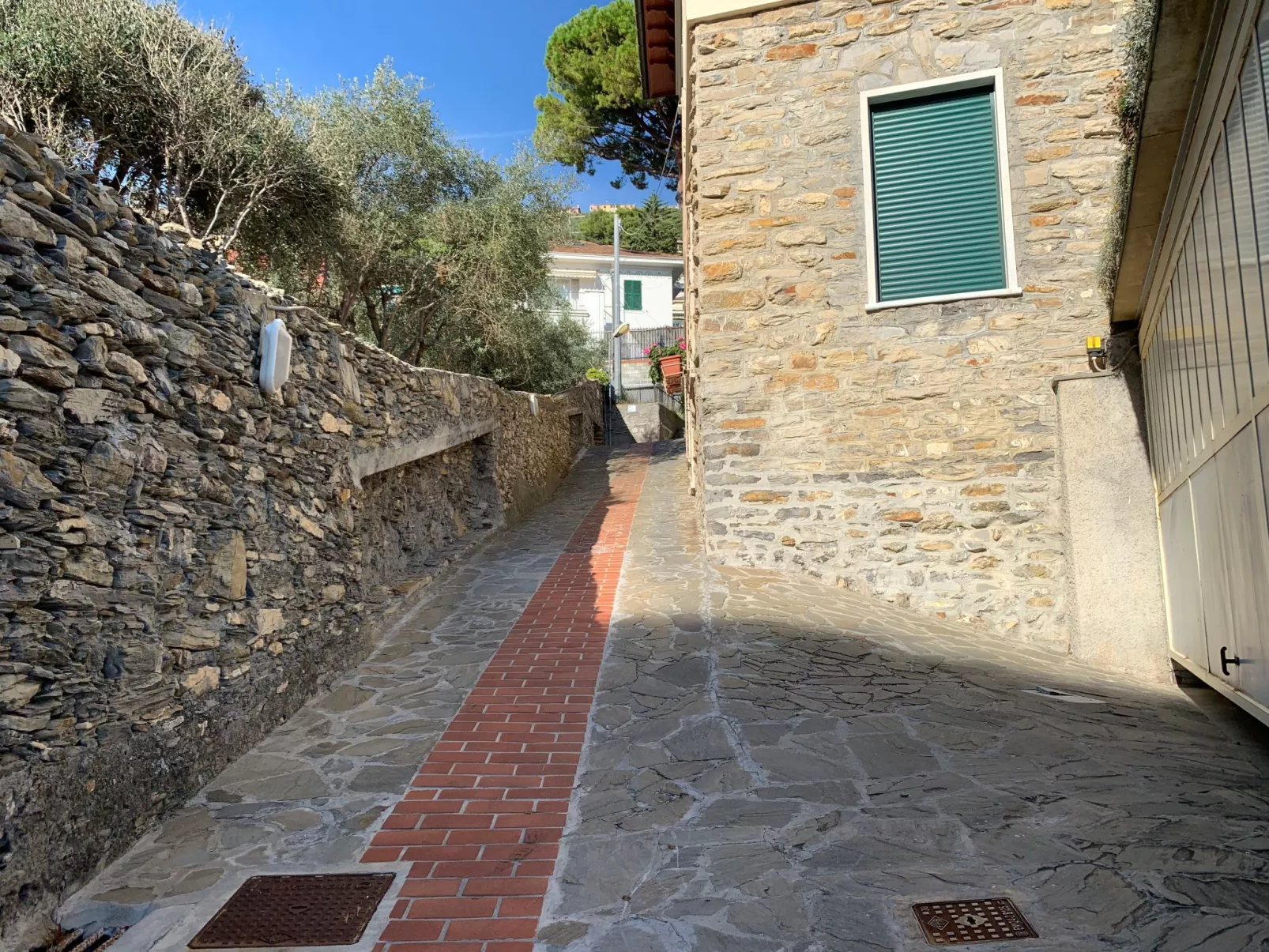 Wohnung mit Waschmaschine und Geschirrspüler-Dehors