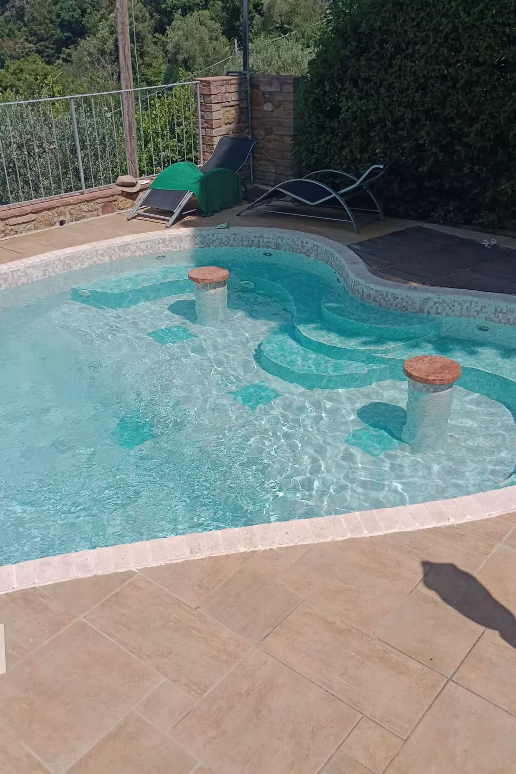 Vier-Zimmer-Wohnung 2 Bäder mit Schwimmbad zur alleinigen Nutzung-Draußen