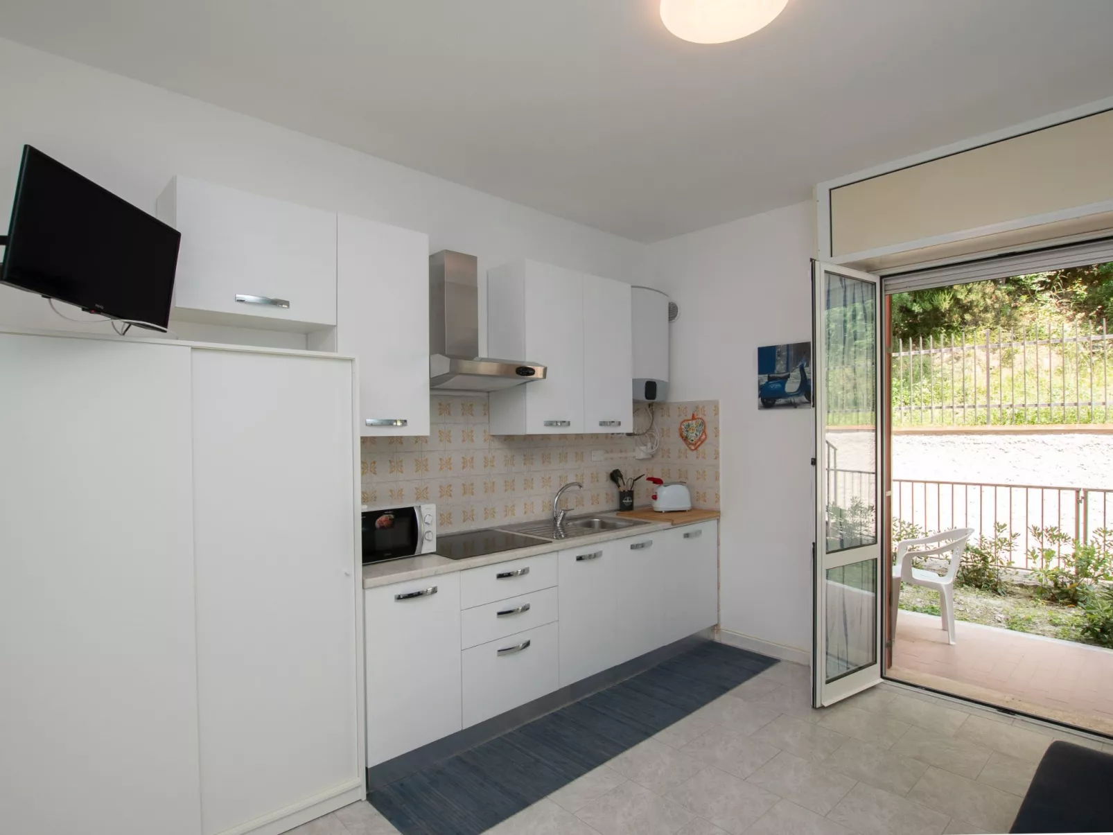 Studio 'Türkis' mit Terrasse-Drinnen