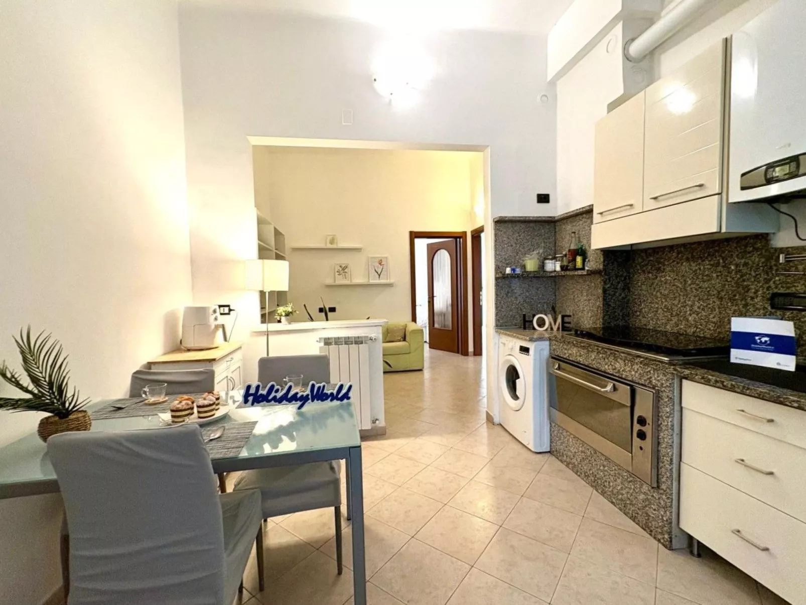 Lichter am Meer bei Holiday World-Drinnen