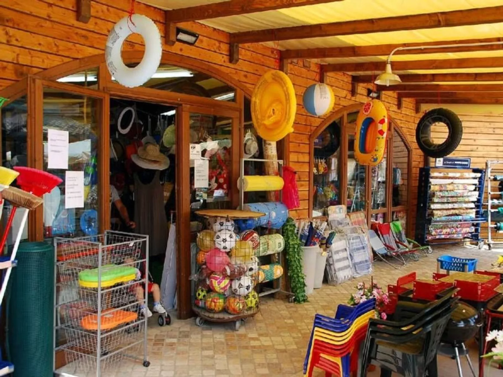 Mobilheim am Meer in der Toskana in der Nähe von Pisa, Lucca-Image-tags.info