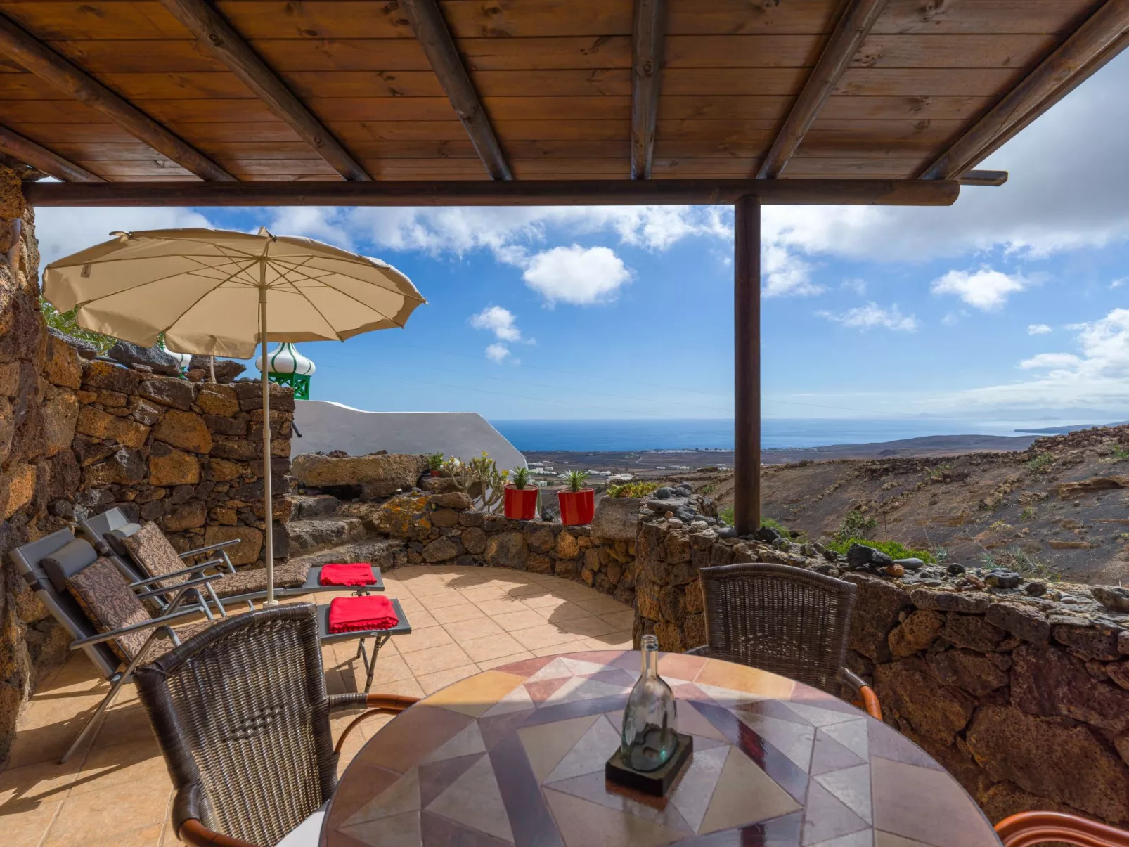 Finca "Castillo Bentley" Schlafen in einer vulkanischen Höhle-Outside