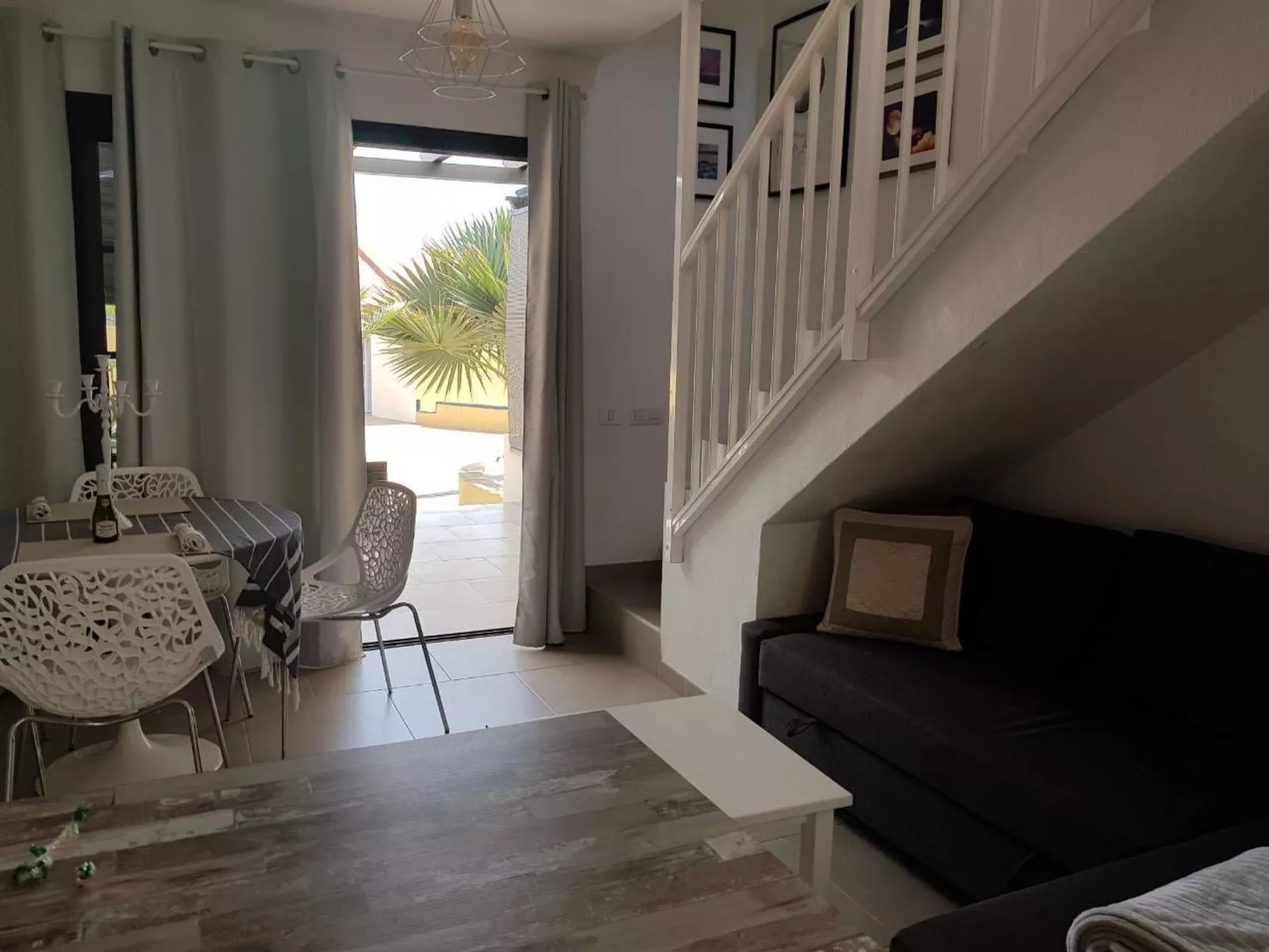 Komfortable Wohnung, Wifi, am Pool-Inside