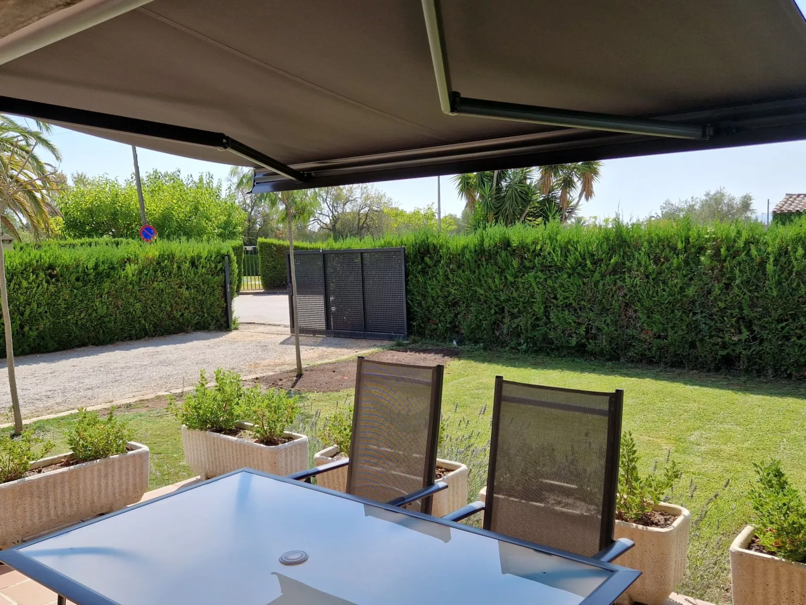 Casa Palmeres-Outside