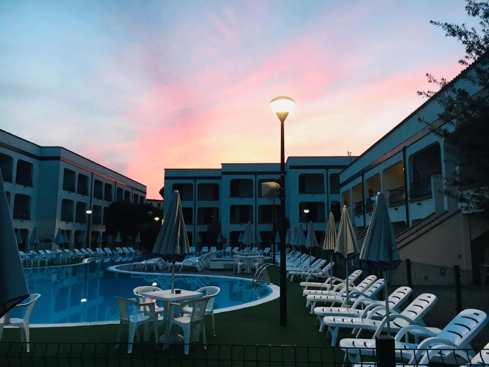 In Lido Di Spina mit Möbliertem Balkon-Dehors