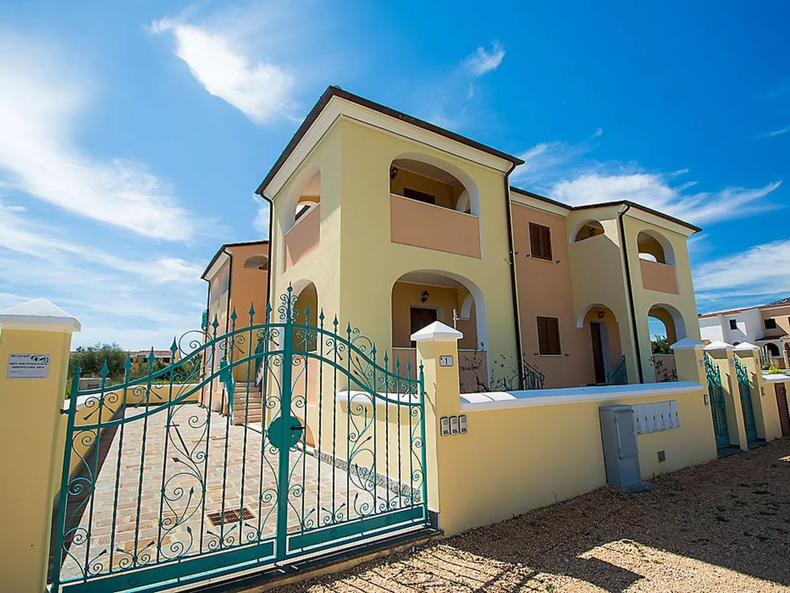 Apt. Orosei 2B, mit gemeinsamem Schwimmbad-Outside