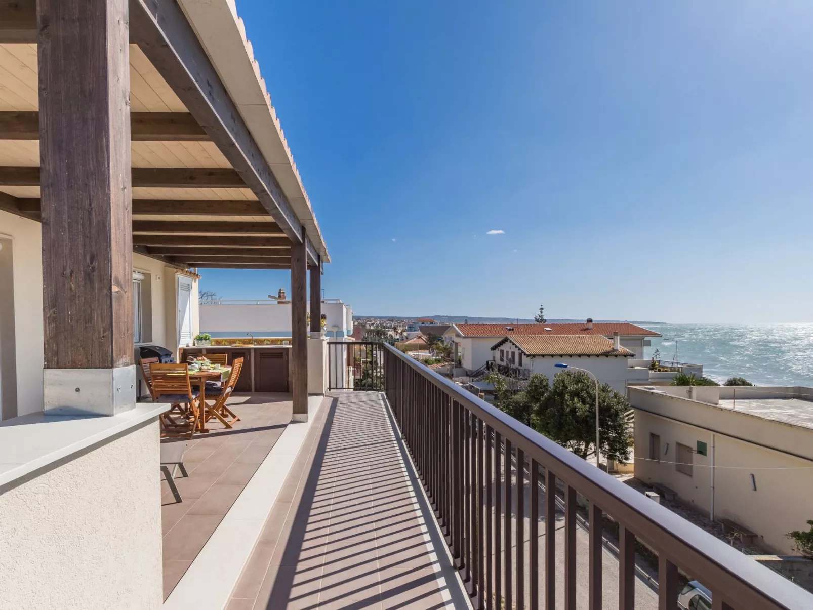 Appartement in Donnalucata mit Möblierter Terrasse und Meerblick-Image-tags.info