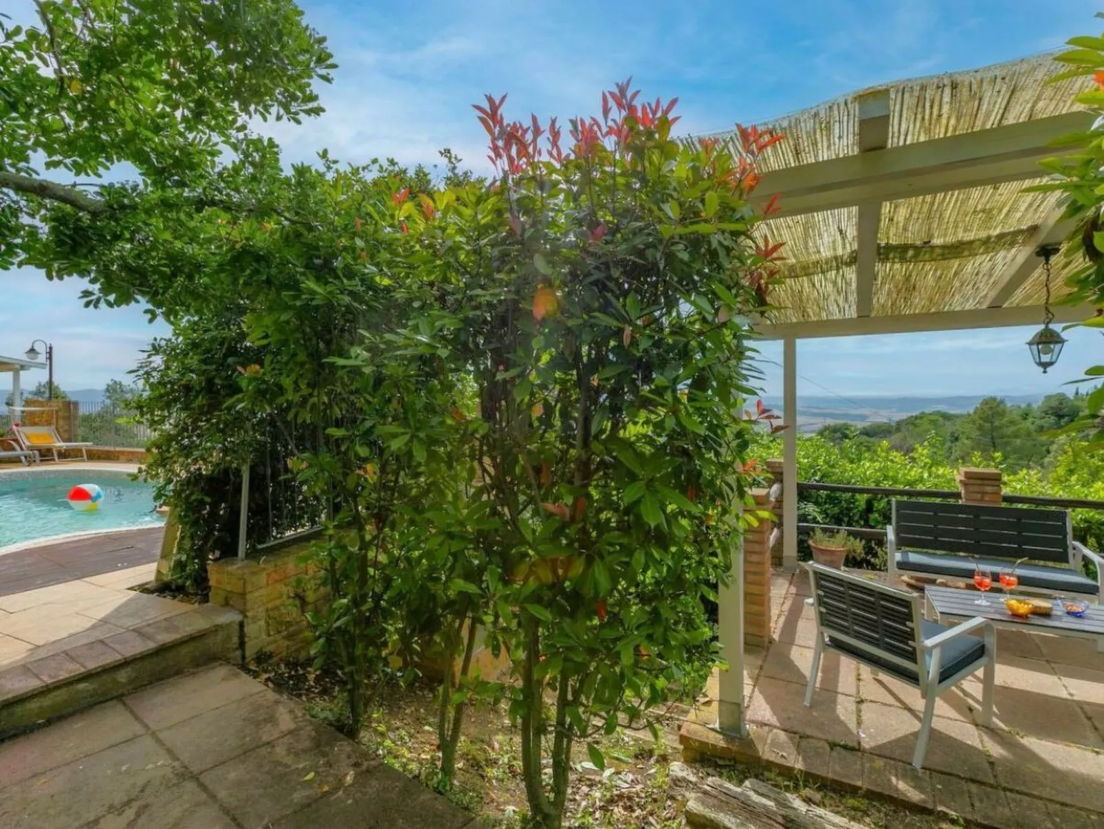 Zweizimmerwohnung mit Schwimmbad und Garten zur alleinigen Nutzung-Image-tags.info