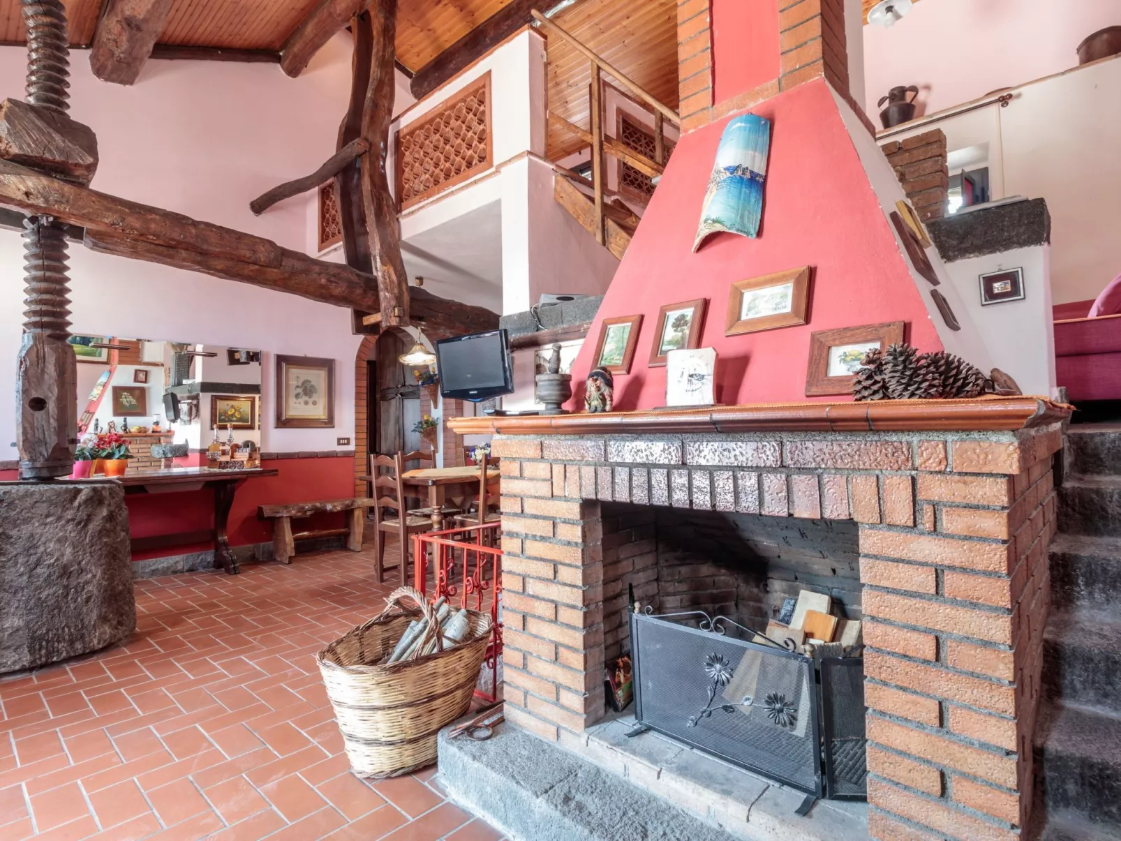 Cottage mit Whirlpool-Drinnen