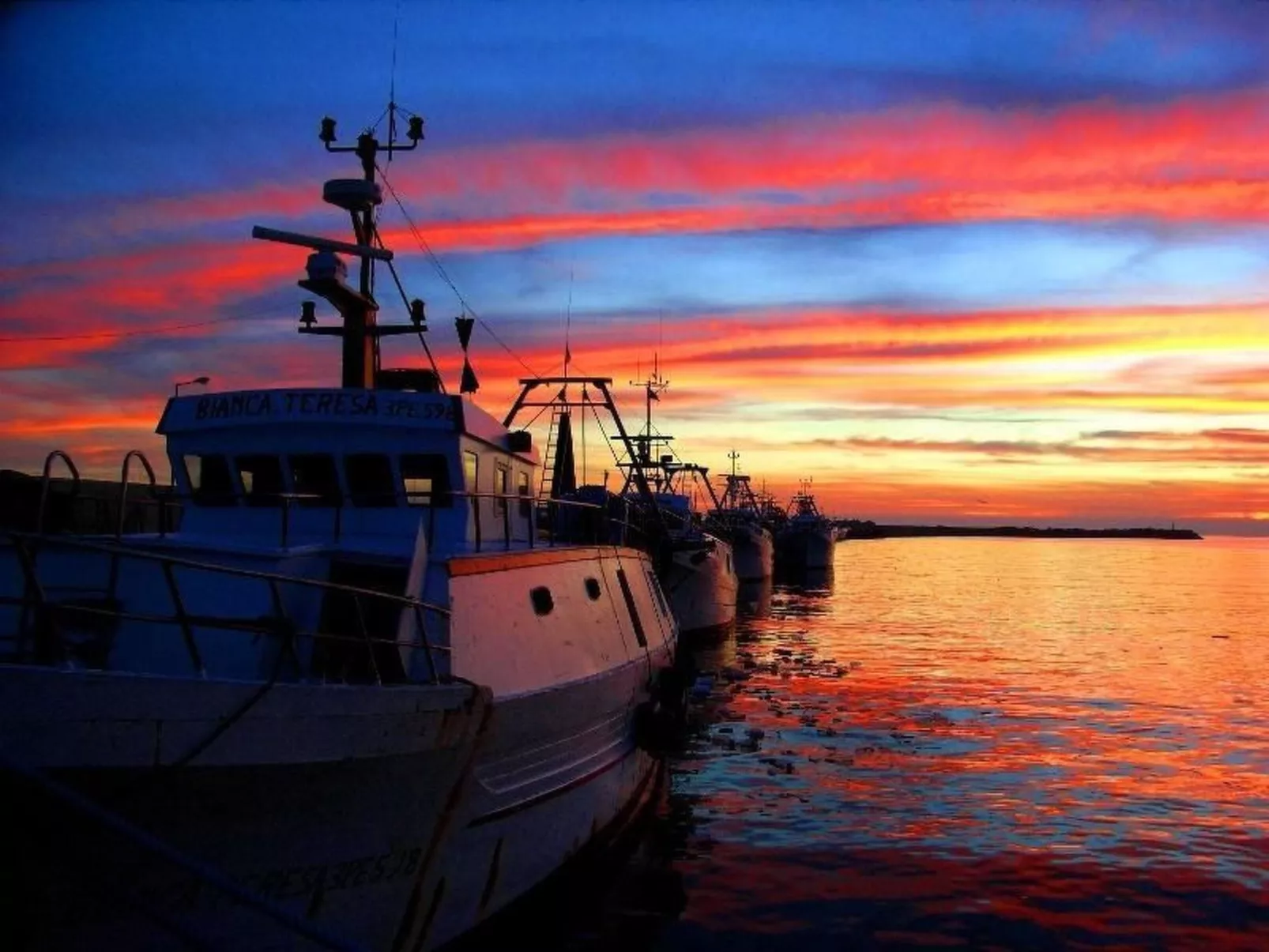Renella' Wohnung mit Wasserblick-Draußen