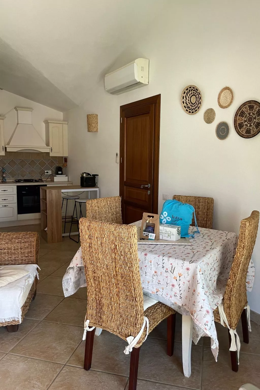 Haus 1 Kilometer vom Strand von Porto Ainu entfernt-Inside