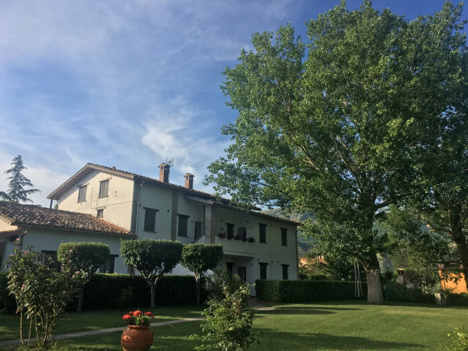 Für 4 Personen ca. 60 m&sup2; in Sigillo, Umbrien (Provinz Perugia)-Dehors