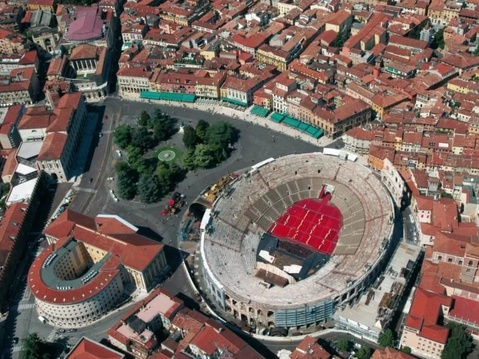 "Il Raggio di Sole" (Der Sonnenstrahl)-Outside