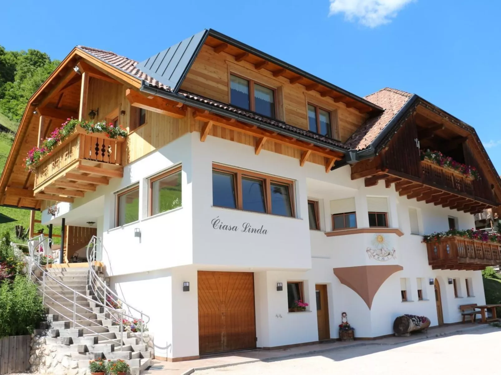 'Ciasa Linda-Draußen