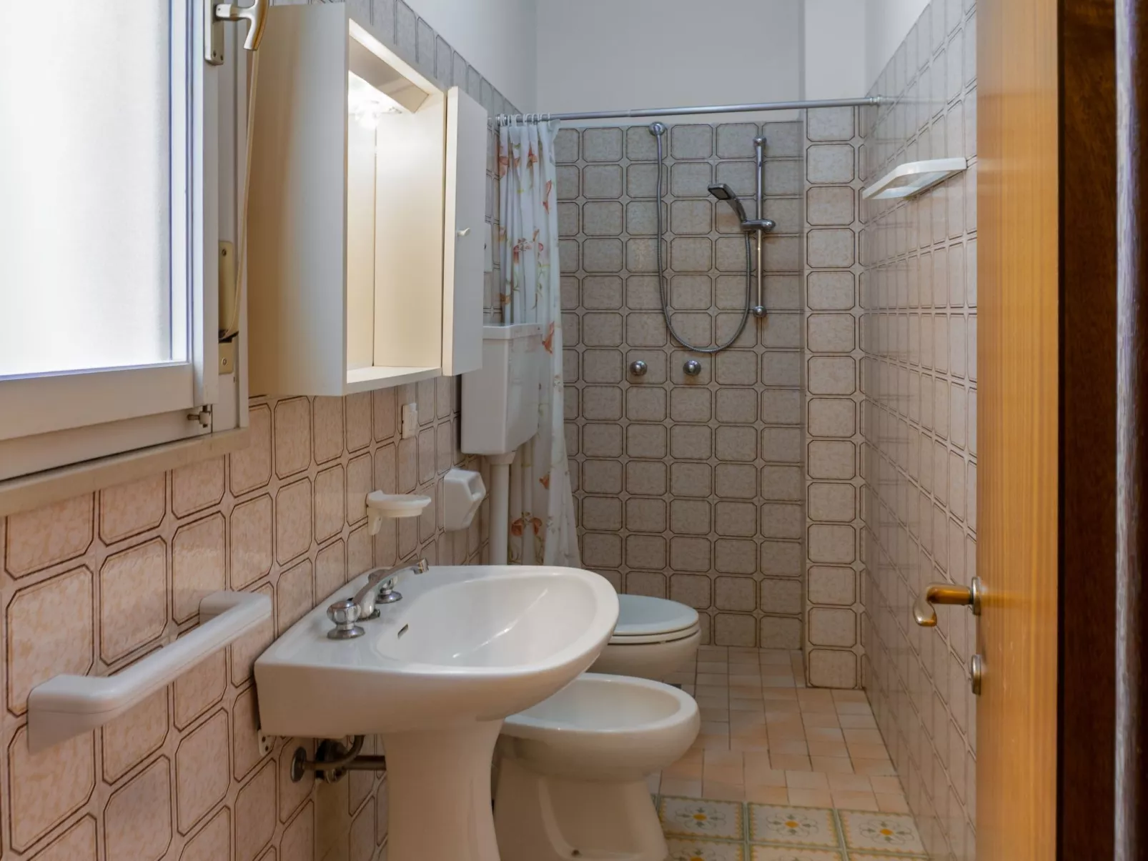 "Ollimpia 82" - Dedans