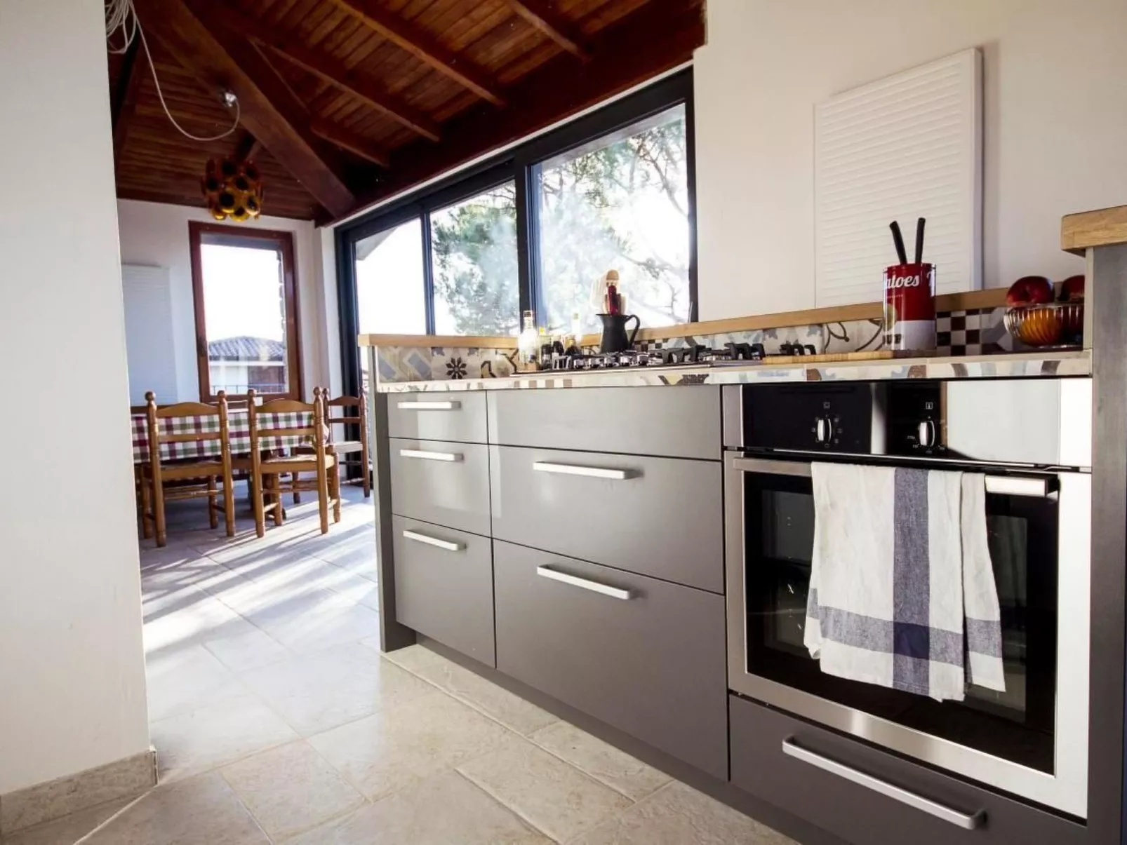 Villa am Gardasee mit großem Pool und Garten-Image-tags.info