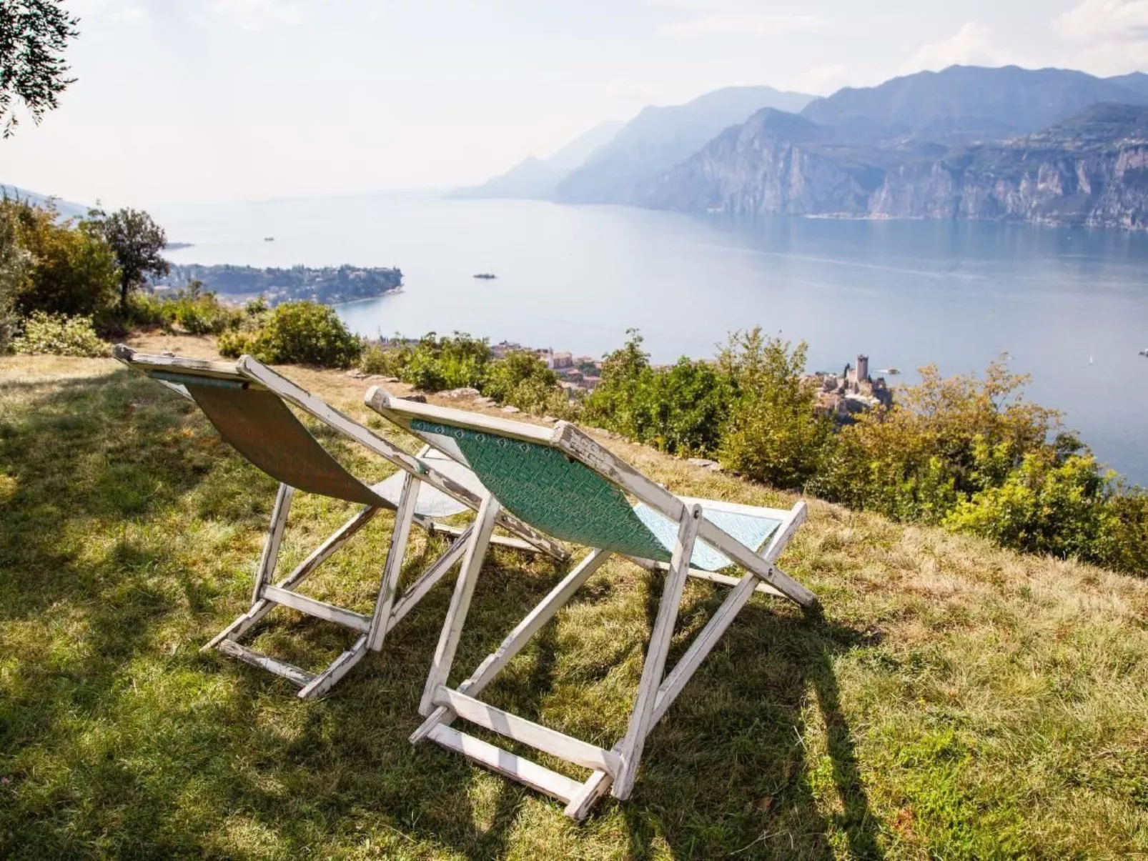 Rustiko-Landhaus mit Infinity-Pool und Seeblick-Image-tags.info