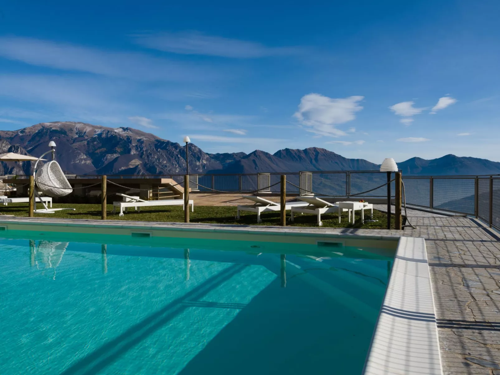 Terrazza a Lago - Dreizimmerwohnung mit Terrasse und Schwimmbad-Outside