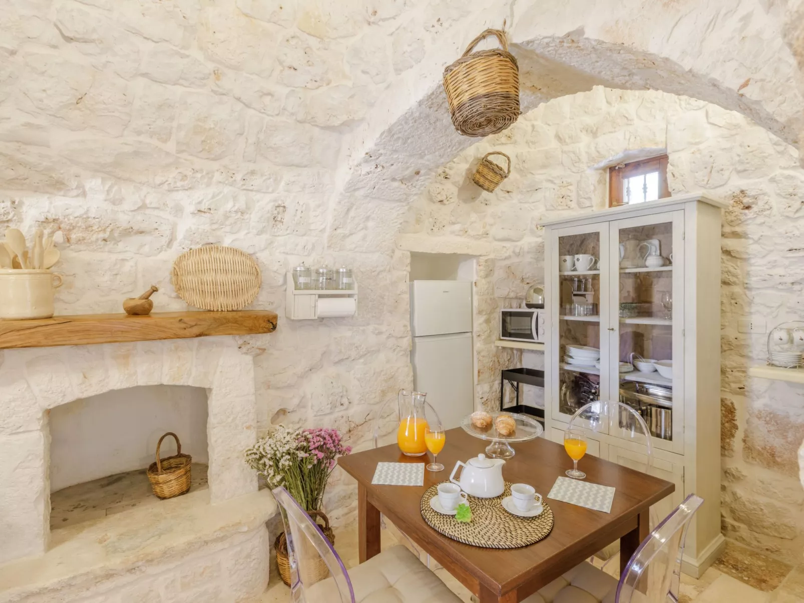 Trullo Quattro Carrini-Image-tags.info