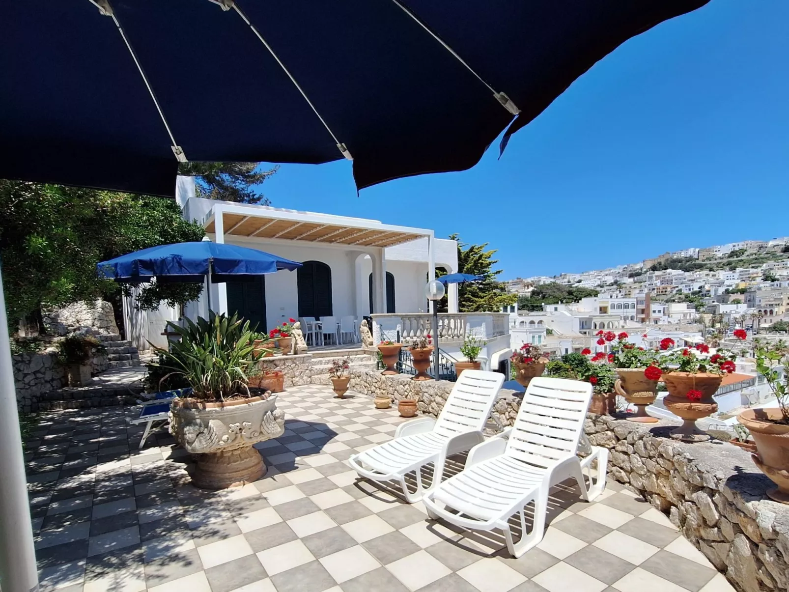 'Villa Rizzo' mit Terrasse-Dehors