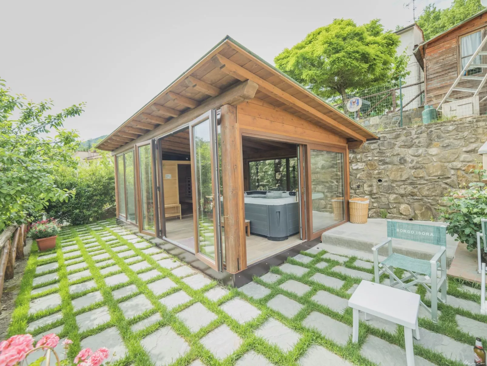 'Case Cioni-Focolare'.-Draußen