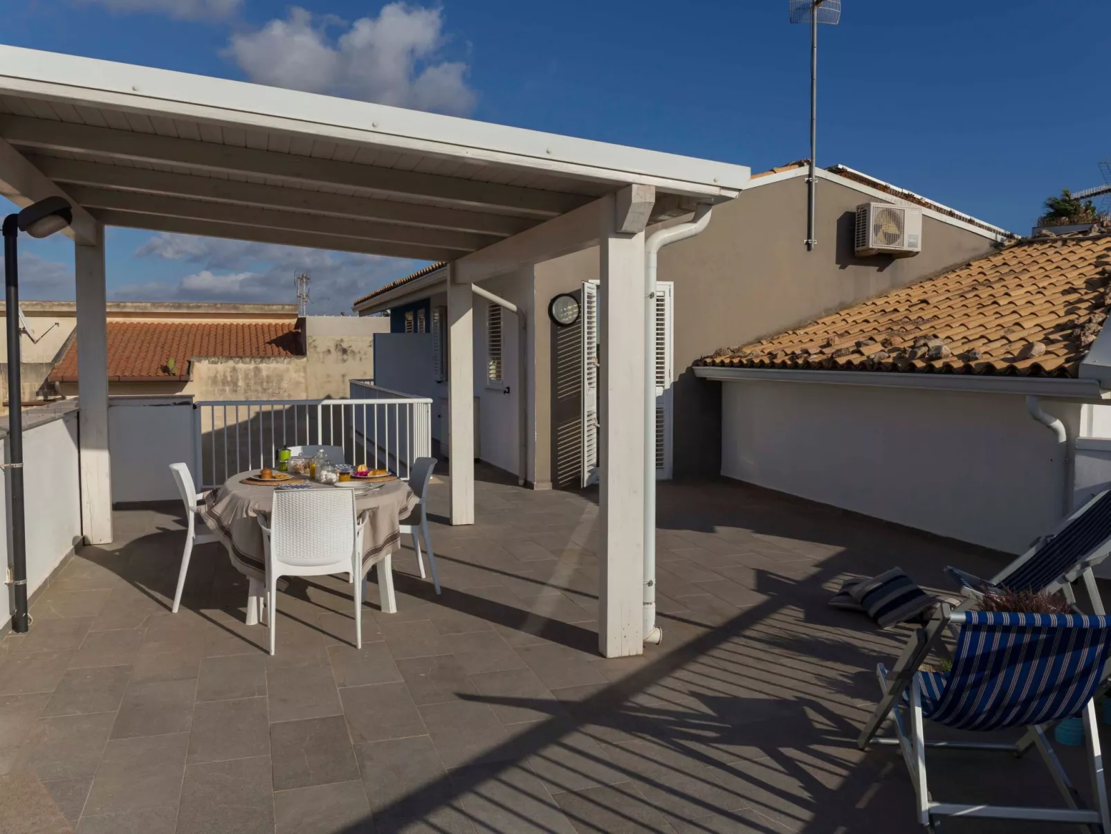 Dachgeschoss Meerblick Donnalucata-Image-tags.info