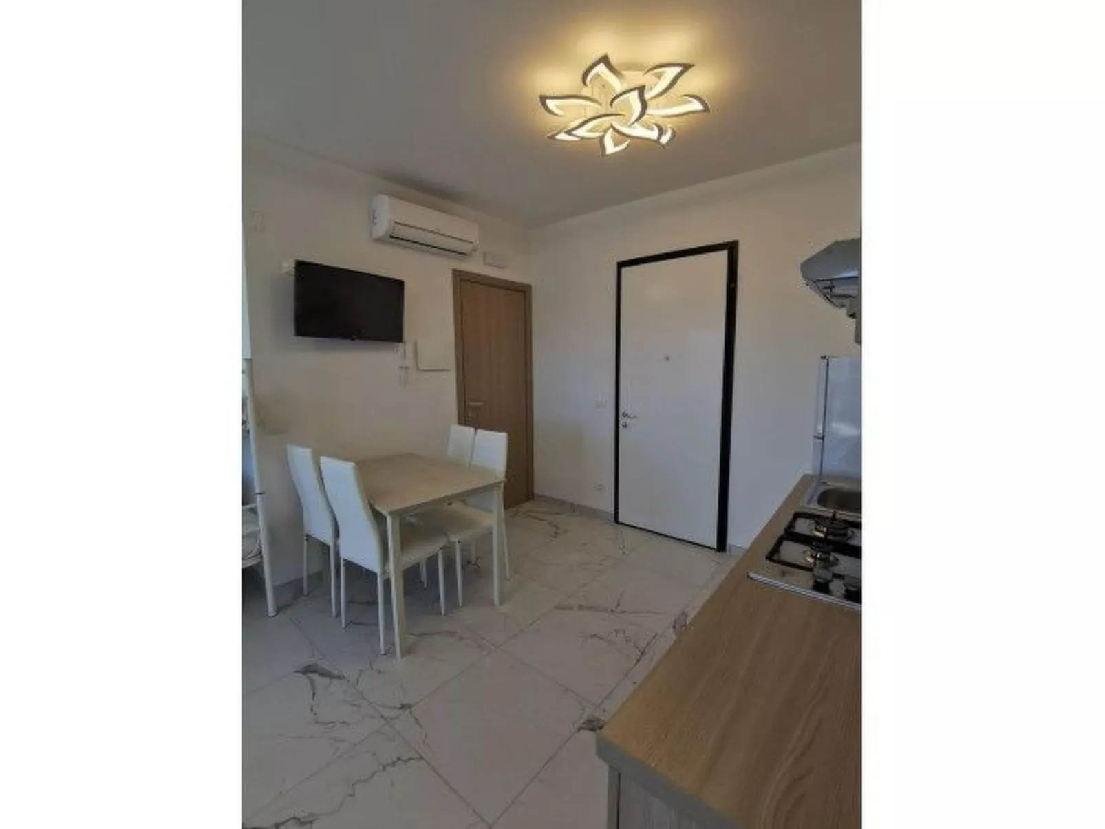 Ein-Zimmer-Wohnung "Saturno 303"-Drinnen