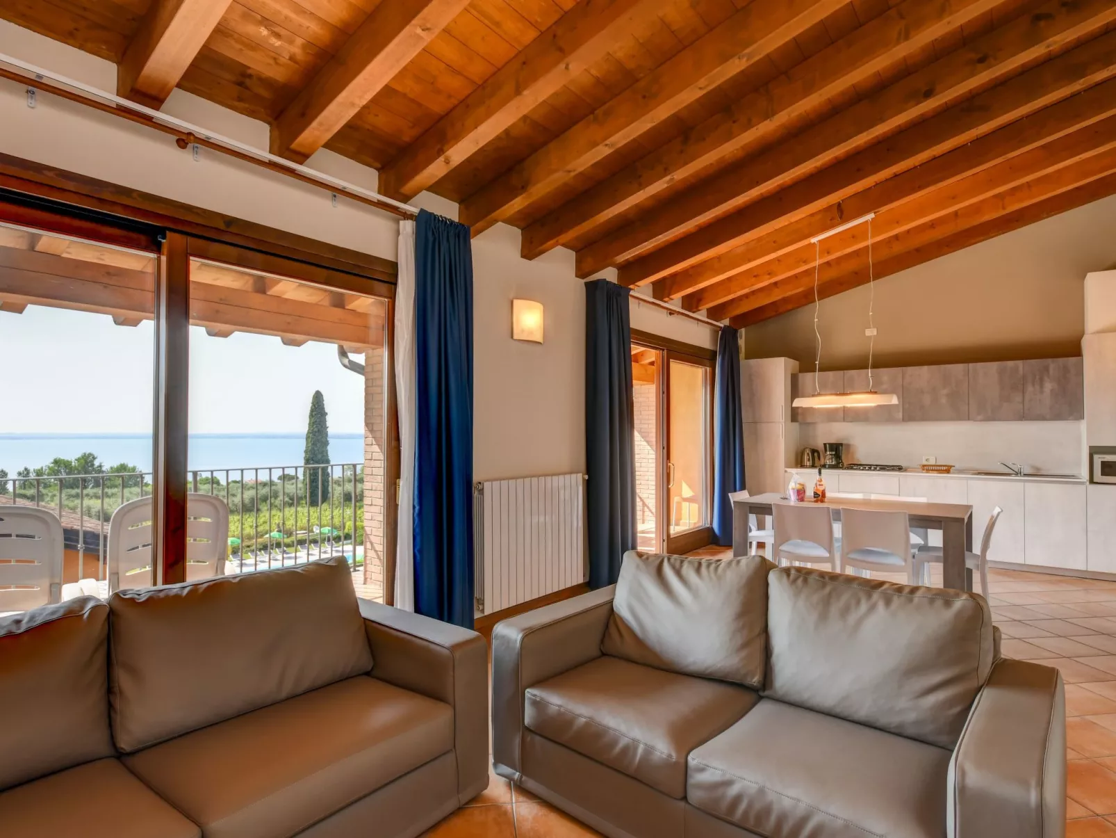 Wohnung in Moniga Del Garda mit Seeblick-Inside