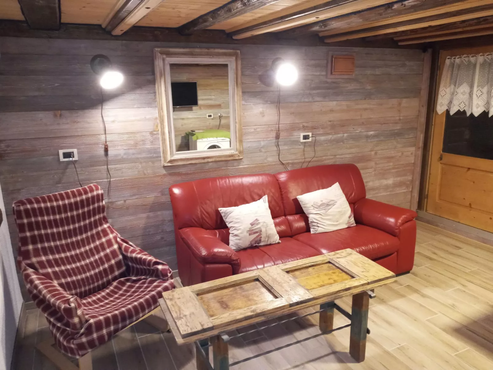 Freistehendes Haus mit eingezäuntem Privatgarten-Inside