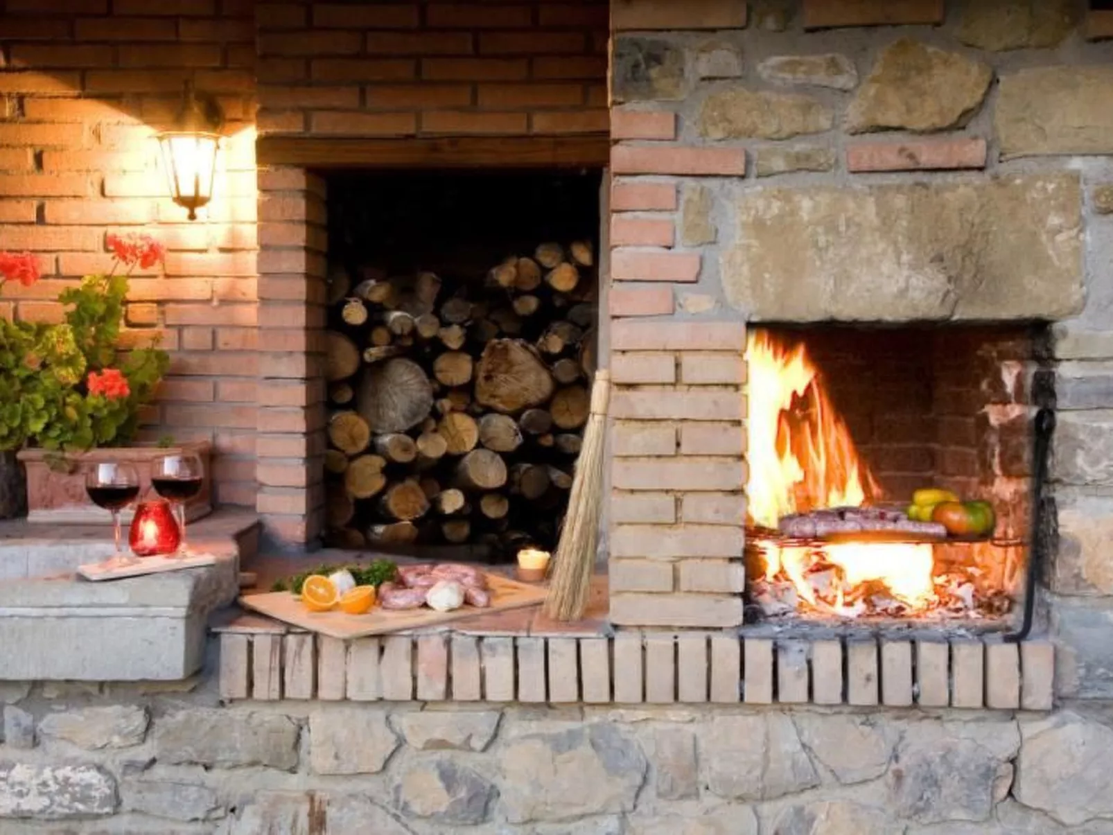 Villa Pruneto mit Pool in den Hügeln der Toskana-Outside