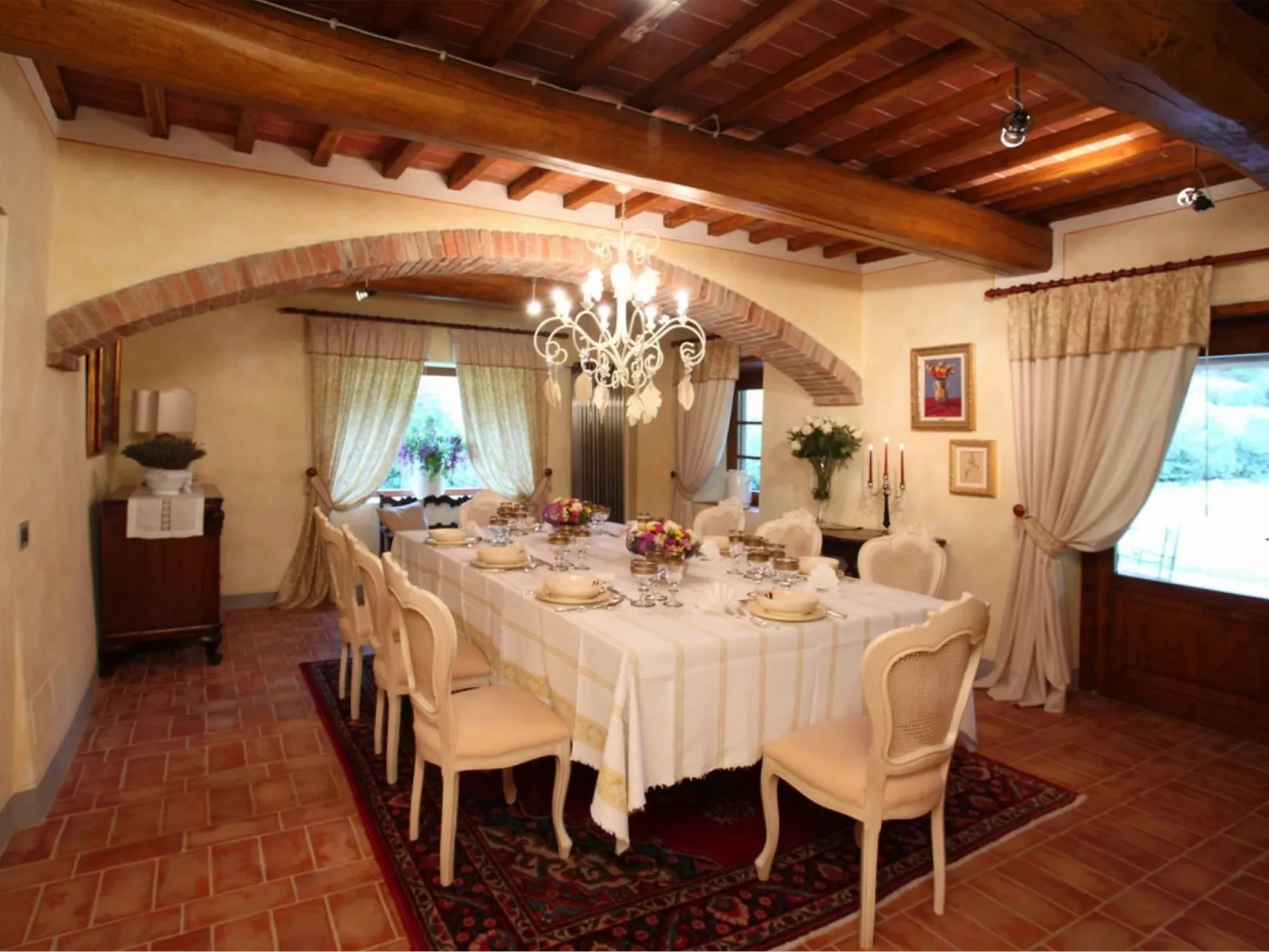 Villa mit privatem Pool und Wellnessbereich-Inside