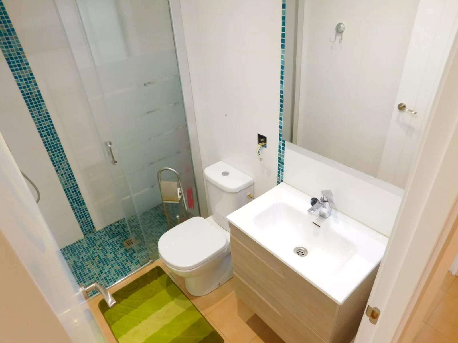 Mit großer Terrasse und Parkplatz in Salatar, Roses-Inside