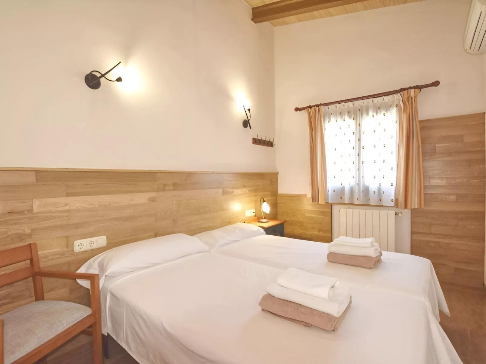 Finca mit großem eingezäunten Pool und Klimaanlage. - Inside