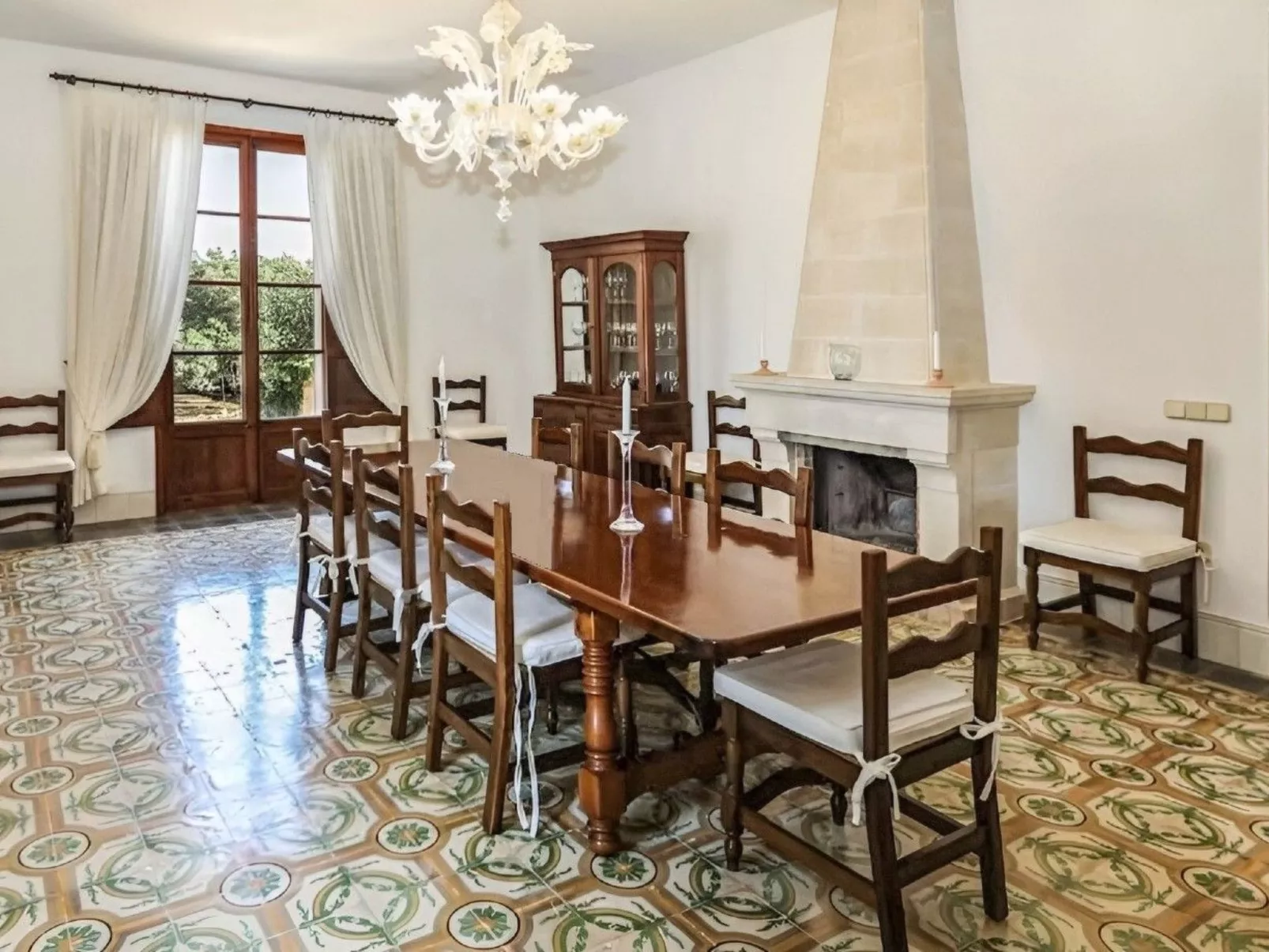 Großes Landhaus mit Schwimmbad in Meeresnähe-Image-tags.info