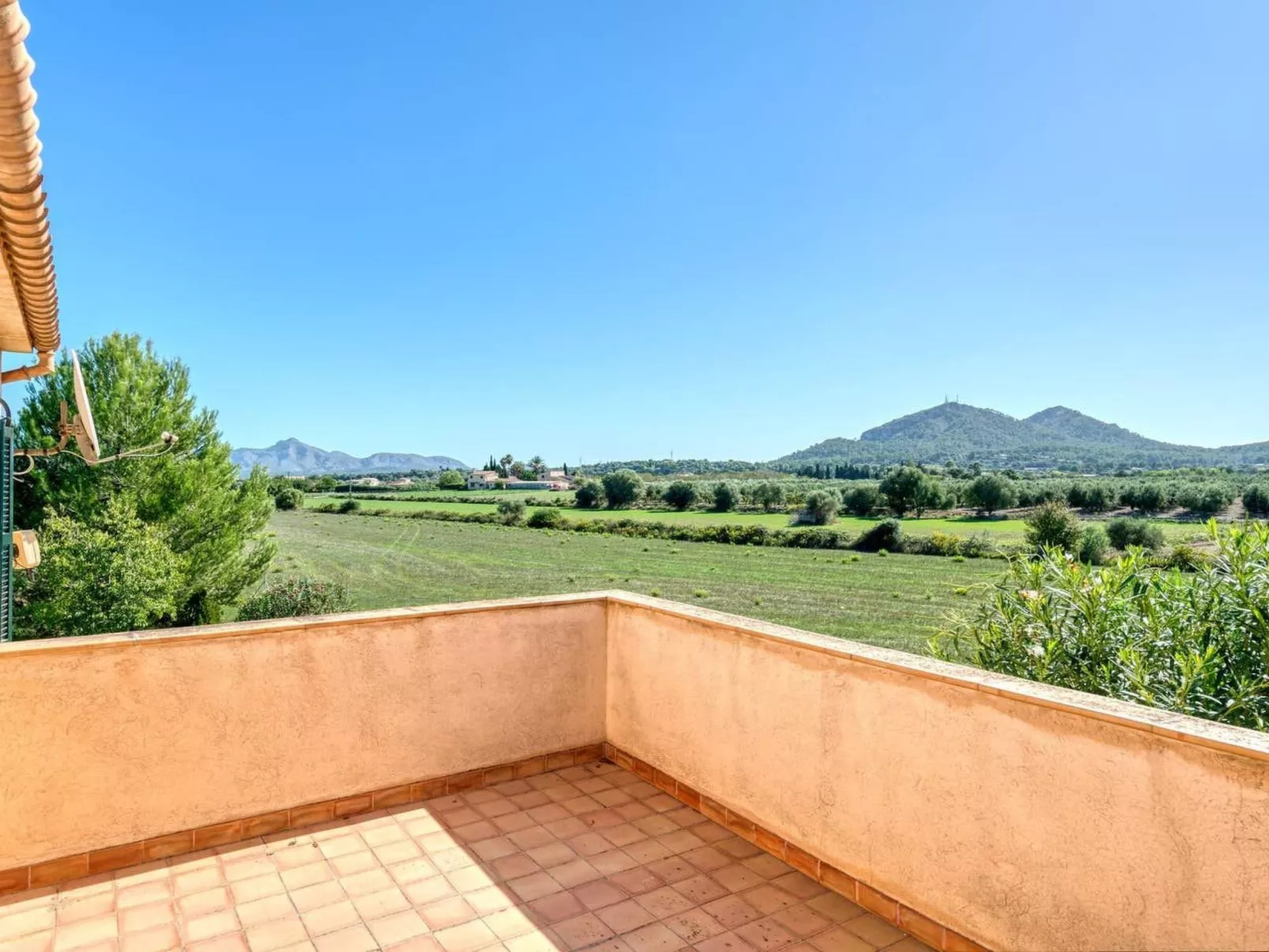 Finca mit Garten, Grill und Terrasse-Outside