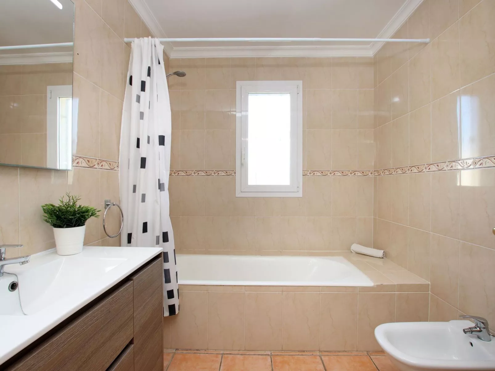 Schöne Villa mit Meerblick-Image-tags.info