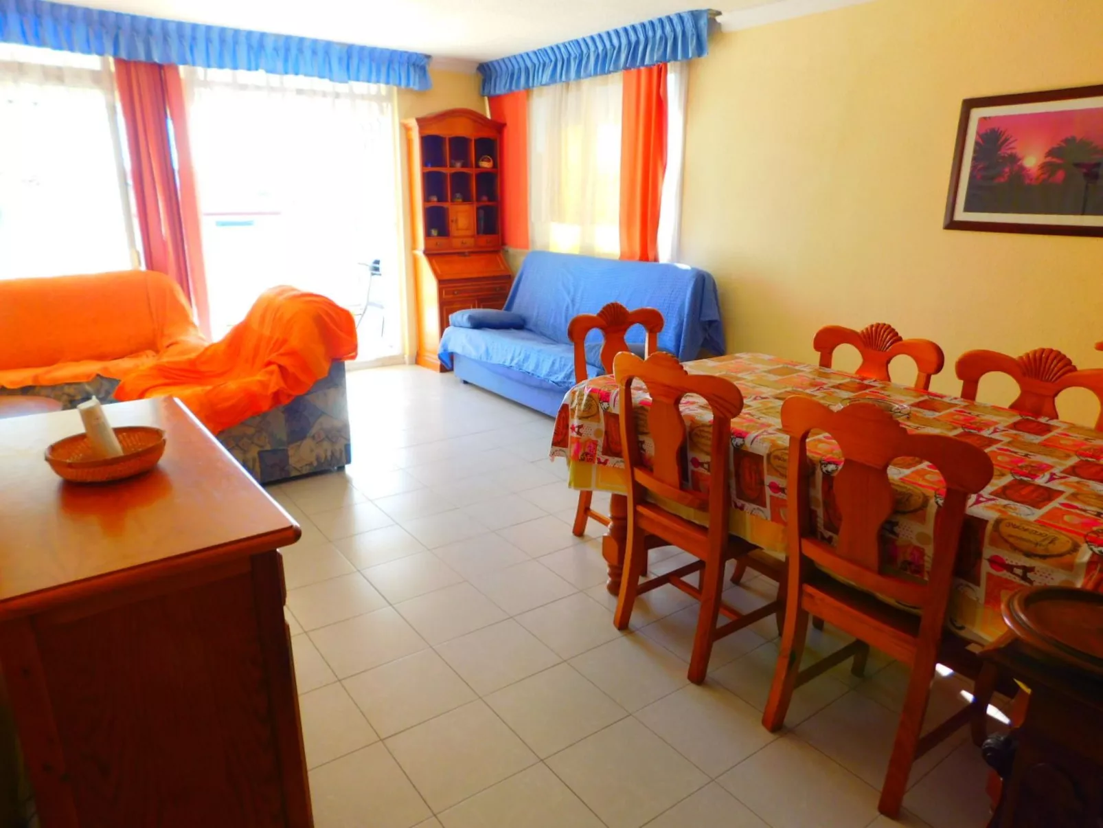 Ferienvermietung Penthouse mit schöner Terrasse 200m vom Strand Salatar, Roses-Drinnen