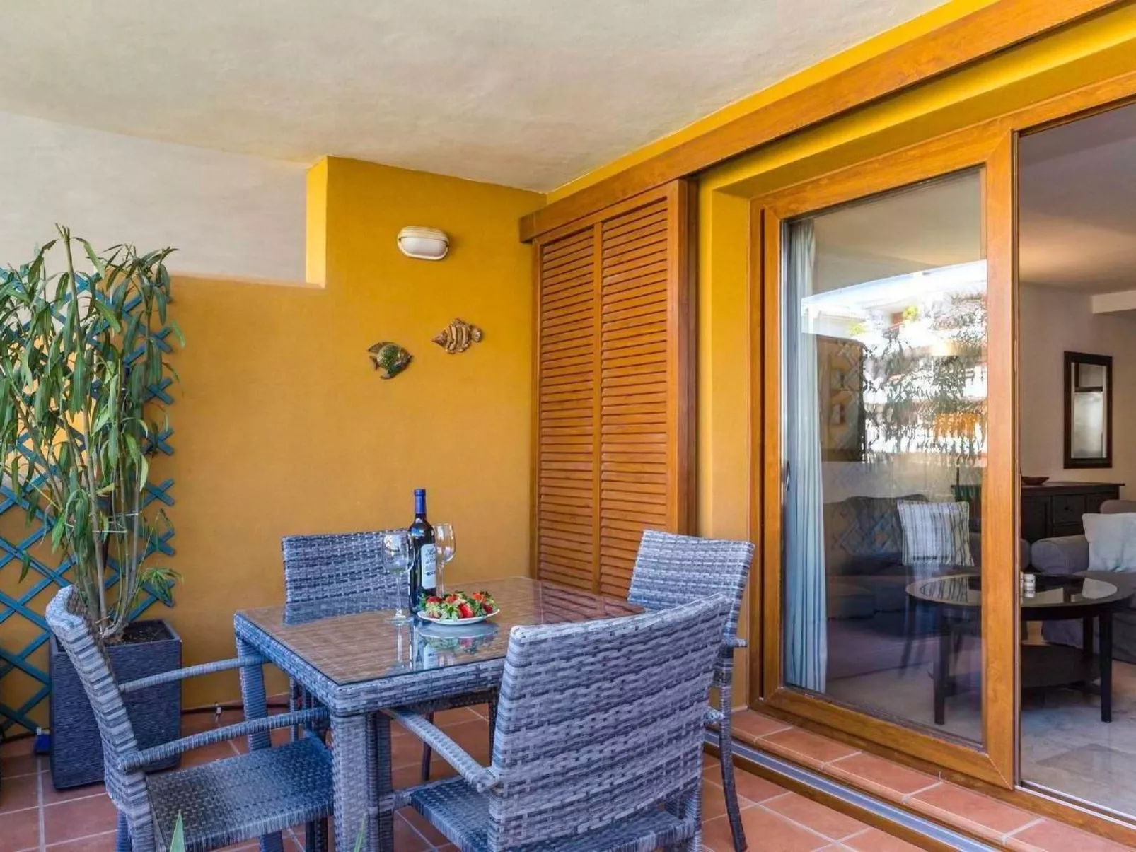 "Blue" mit Schwimmbad-Dedans