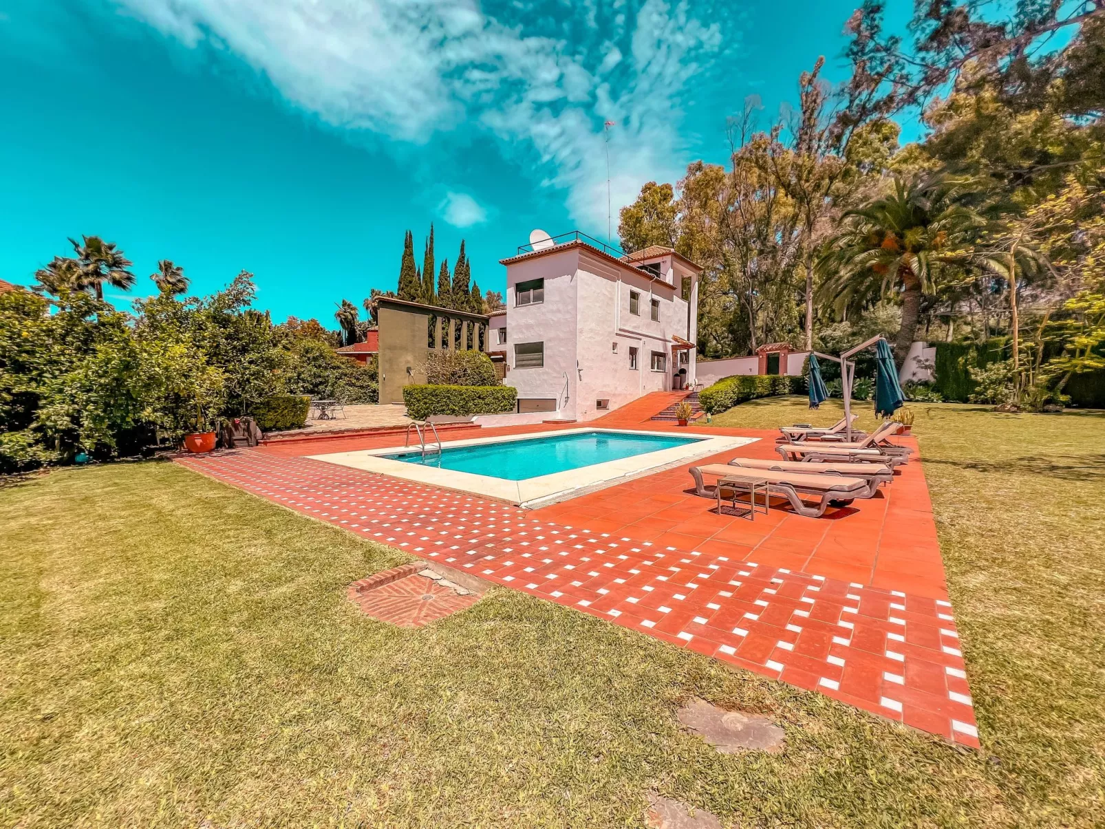 Villa für 12 Pers. mit Grill und privatem Schwimmbad-Outside