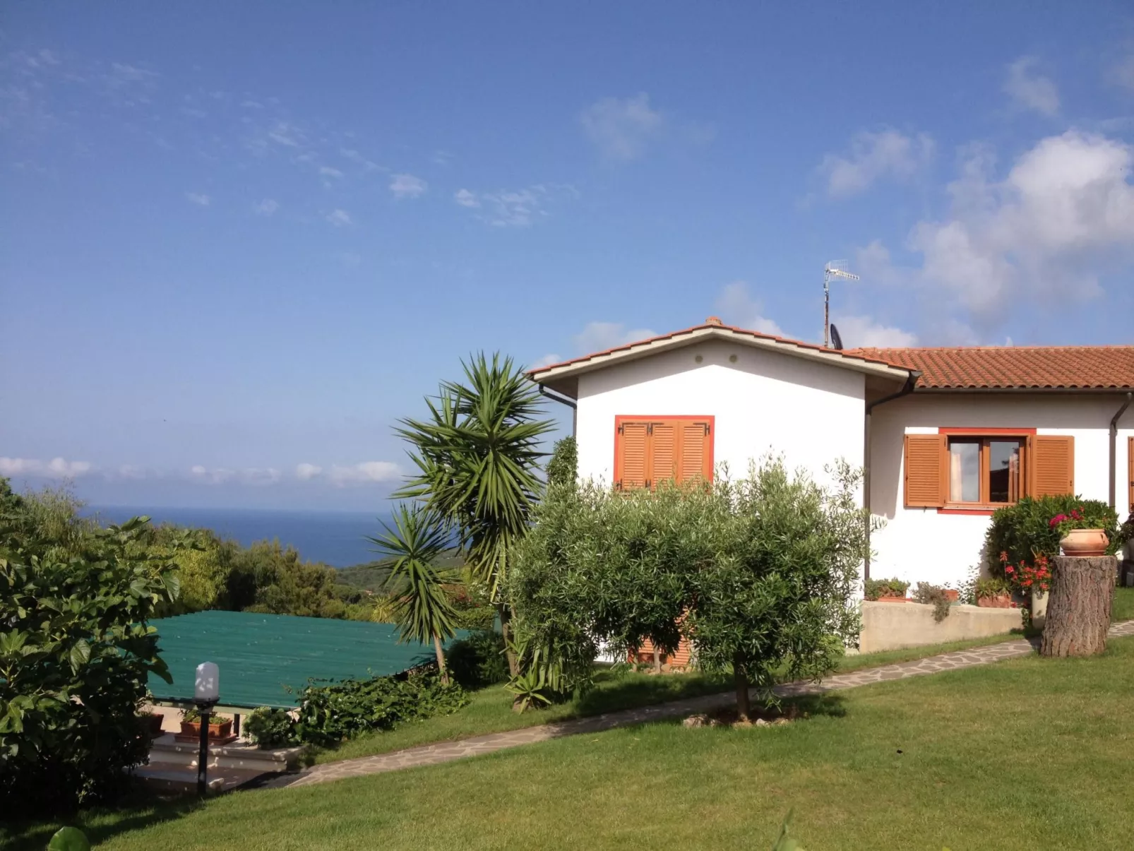 Appartement in Capoliveri mit Grill, Garten und Terrasse-Draußen