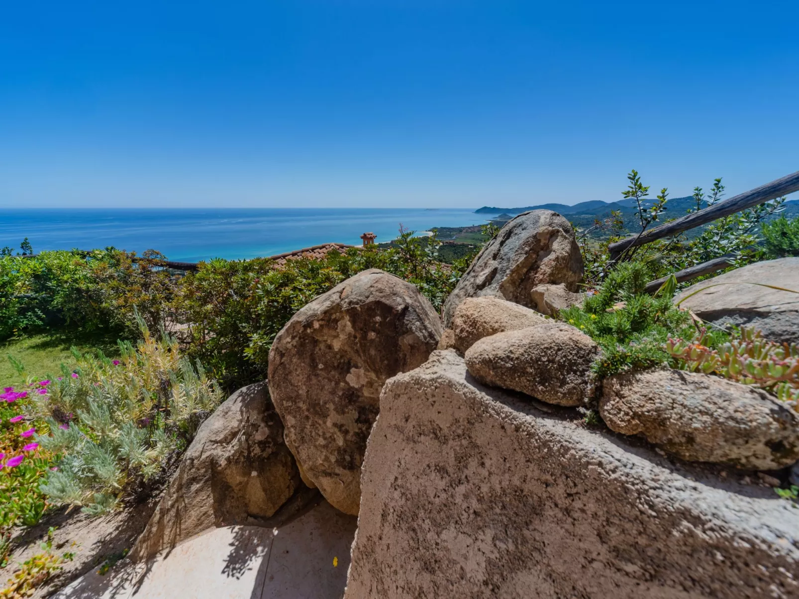 Moderne Villa mit atemberaubendem Blick auf die Küste-Outside